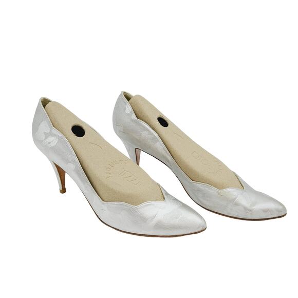 Stuart Weitzman Silver Brocade 9N 3.5" Heel Style# 2807 Evening Pumps - Picture 1 of 9